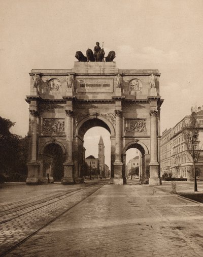 Munchen / Múnich: Siegestor (foto b/n) de German Photographer