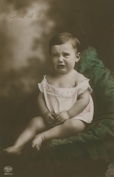 Postal de un niño llorando, enviada en 1913 (foto coloreada a mano) de German Photographer
