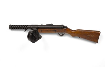 Subfusil Bergmann 9 mm MP18-1 de German School