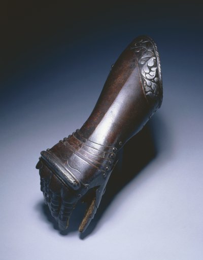 Guantelete de codo blanco y negro para la mano derecha, circa 1570 de German School
