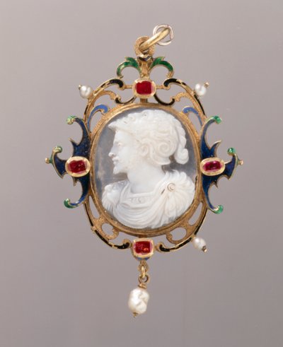 Colgante camafeo que representa el busto de un general barbudo de German School