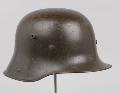 Casco de acero alemán o 