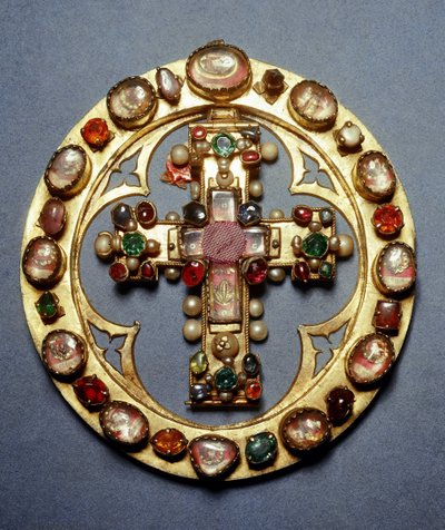 Cruz de oro y piedras de fabricación alemana de German School