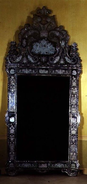 Espejo con el escudo de armas de la Casa de Nassau, grabado por Carl Sang de German School