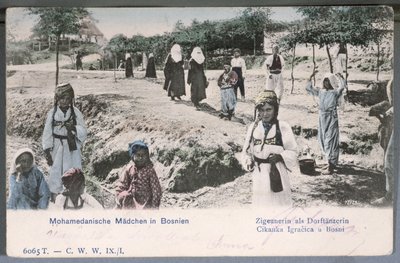 Postal que representa a jóvenes mujeres musulmanas en Bosnia, 1904 de German School