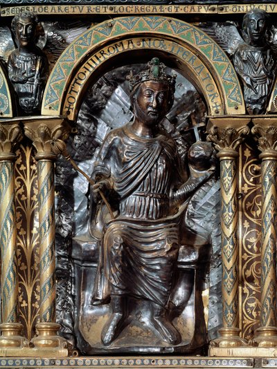 Sarcófago de Carlomagno (742-814). Representación del Emperador Otón IV de Brunswick (v. 1175-1218). 1165-1215. Alemania. Capilla Palatina de la catedral de Aquisgrán. de German School