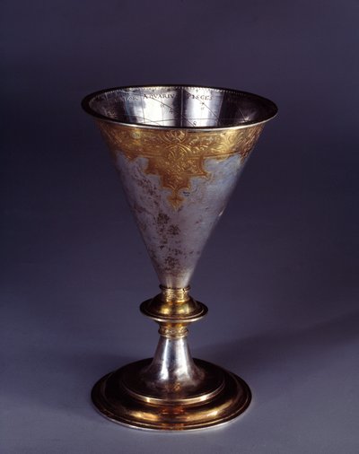 Instrumento científico: reloj de sol en forma de cáliz hecho en oro y plata. Escuela alemana. Finales del siglo XVI principios del XVII. Enouen, Museo del Renacimiento de German School