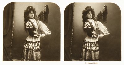 Tarjeta estereoscópica que representa a una joven con traje tradicional español de la zona de Aragón, c.1900 de German School