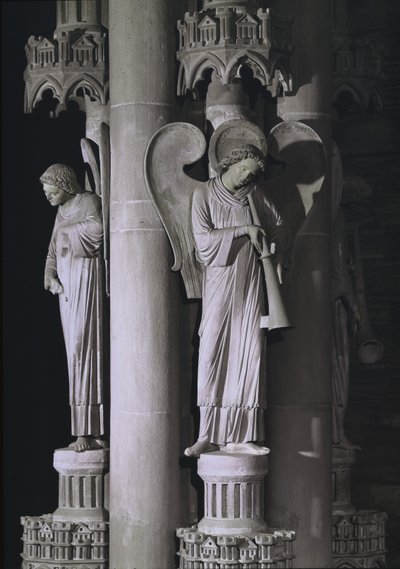 El Pilar de los Ángeles, en el transepto sur, c.1230 de German School