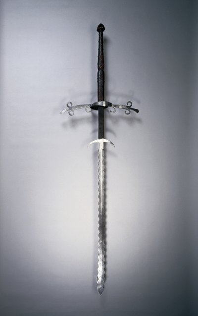 Espada de Dos Manos con Hoja Flamígera de German School