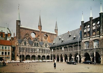 Vista del Ayuntamiento en la plaza del mercado de German School