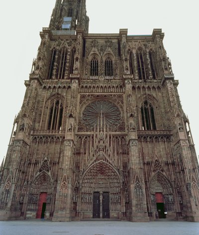 Fachada oeste de la Catedral de Estrasburgo, comenzada en 1277 de German School