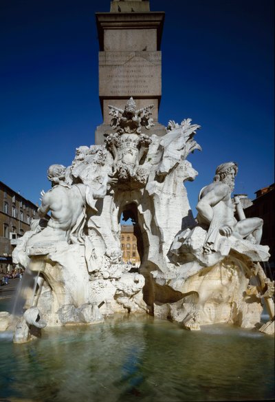 Vista de la Fuente de los Cuatro Ríos. Escultura de mármol de Gian Lorenzo Bernini