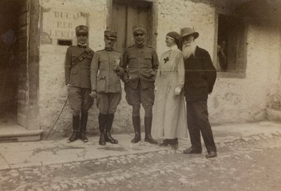 Álbum "Imágenes de la Guerra II": Cruz Roja y soldados italianos de Gigliucci Gigliucci