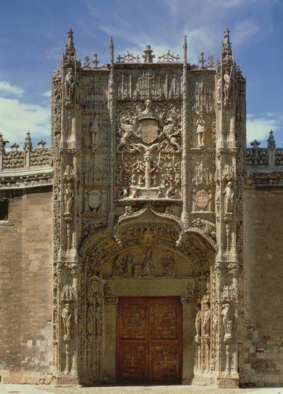 Fachada de entrada (Museo Nacional de Escultura Religiosa) construida 1488-96 de Gil de Siloe