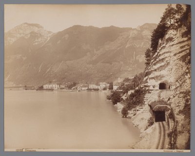 Brunnen en el lago de Lucerna en Suiza Brunnen (título sobre el objeto) de Giorgio Sommer