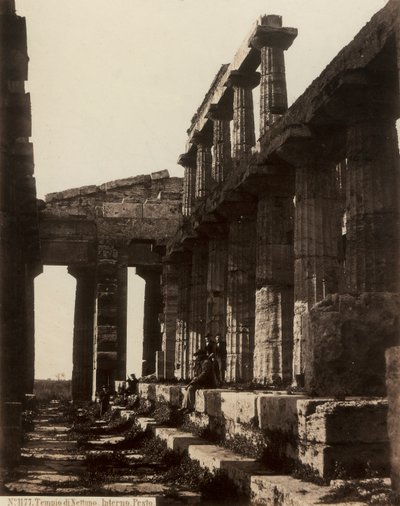 Ruinas del Templo de Neptuno, en Paestum de Giorgio Sommer