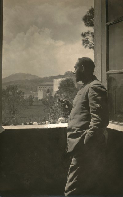 Retrato de Alfredo Trombetta en uniforme con un cigarrillo en la mano de Phillipe de Marlier