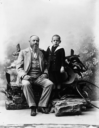 Retrato de hombre con niño pequeño de Phillipe de Marlier