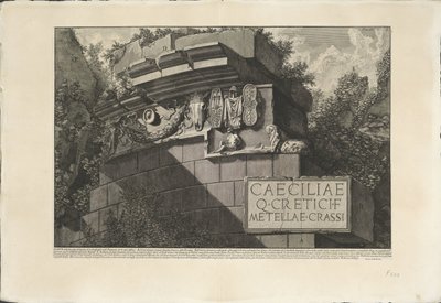Tombe van Caecilia Metella te Roma Parte de la Fachada del Sepulcro de Cecilia Metella con los Ornamentos, que existen hoy (título sobre objeto) Archeologische vondsten in en rond Rome (título de la serie) Antigüedades romanas (título de la serie) de Giovanni Battista Piranesi