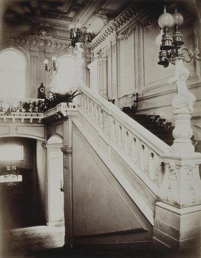 El palacio Stroganov en San Petersburgo. La gran escalera con vestíbulo inferior de Giovanni Bianchi