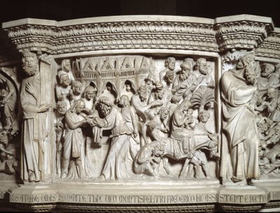 Detalle de los relieves de la Cátedra realizada por Giovanni Pisano (1248-1314): la presentación de Jesús en el templo y la huida a Egipto (detalle) de Giovanni Pisano
