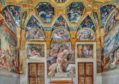 Sala de la Psique: vista del muro oriental (fresco) de Giulio (workshop of) Romano