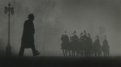 Guardias a caballo en St. James Park, Londres de Godfrey Macdominic