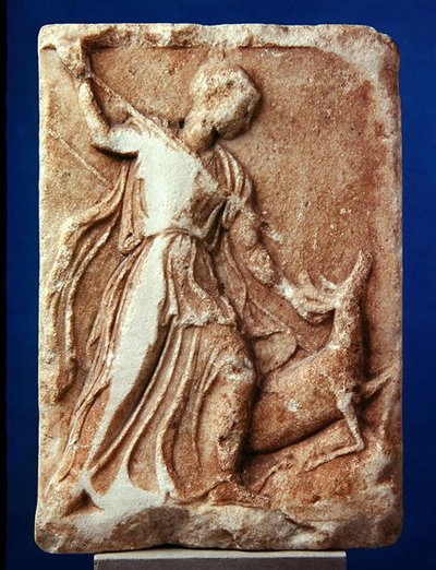 Artemisa cazando, c.410 a.C. (mármol) de Greek