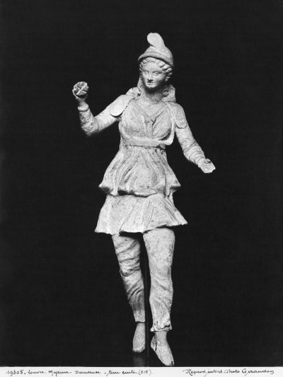 Attis bailando, período helenístico, segunda mitad del siglo II a.C., de Myrina (terracota) de Greek