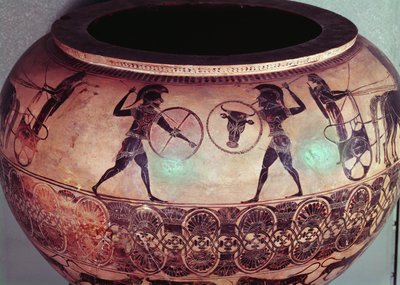 Dinos que representa a Perseo y las Gorgonas, (detalle) mostrando hoplitas luchando entre sus carros, c.580 a.C. de Greek