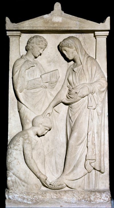 Arte griego: una criada ayuda a su ama a quitarse la sandalia de Greek