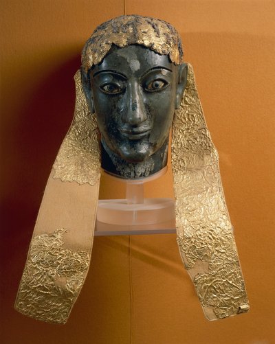 Cabeza del dios Apolo, con cabello rizado de Greek