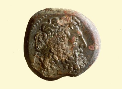 Moneda helenística con la cabeza de Zeus de Greek