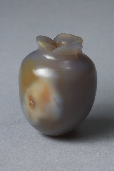 Vasija helenística en forma de fruta (calcedonia) de Greek