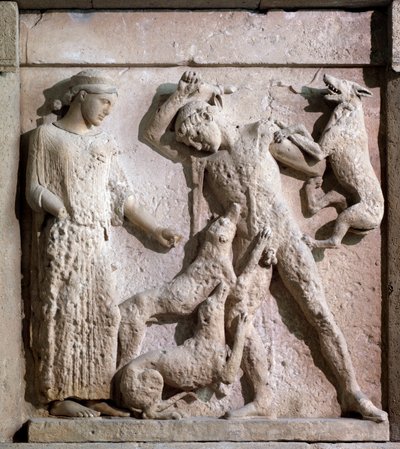 Magna Grecia: metopa con Artemisa y Acteón, relieve de piedra, siglo V a.C. de Greek