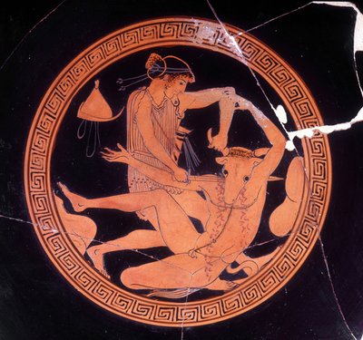 Minotauro asesinado por Teseo - Jarrón griego conservado en el Museo Arqueológico de Florencia. Interior de la copa pentic con figuras rojas, pintor de Dokimasia. 480 a.C. (Minotauro) de Greek