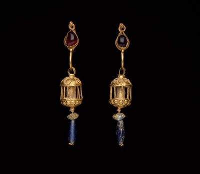 Par de pendientes con grandes colgantes, siglos II-I a.C. de Greek