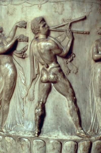 El Cráter o Jarrón Borghese (detalle de relieve que muestra a un hombre tocando la doble flauta) de Greek