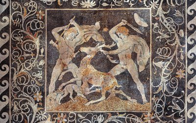 Mosaico de la caza del ciervo, Alejandro Magno y Hefestión (Hephaestion), Pella, Grecia, 330-300 a.C. (mosaico) de Greek School