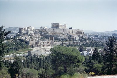 Vista oeste de la Acrópolis de Greek School