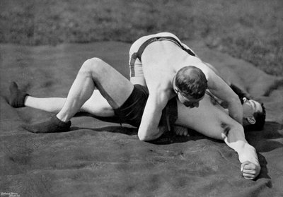 Una buena caída, exhibición de lucha, Aldershot, Hampshire, 1896 de Gregory and Co