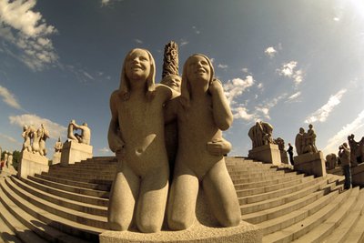 Escultura de Vigeland, Frognerparken, Oslo, Noruega, Europa de Gustav Vigeland