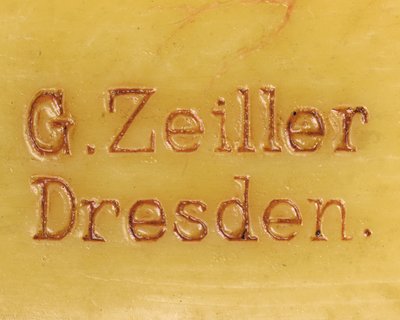 Detalle de un modelo anatómico masculino ecorché, mostrando músculos, arterias y venas, el sistema circulatorio y nervioso de Gustav Zeiller