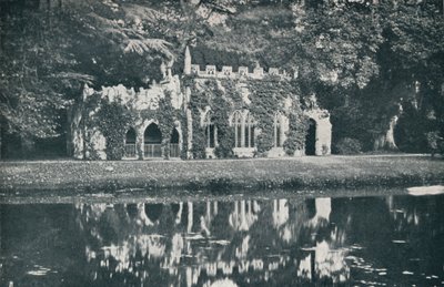 Las ruinas en Frogmore, c1899, 1901 de HN King