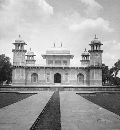 Tumba de Itmad-Ud-Daulah, Agra, India, principios del siglo XX de H. Hands and Son