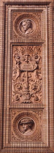 Detalle de la fachada de la Hamburger Kunsthalle (foto) de H. v. d. Schirrmacher G. T. and Erbe A. Hude
