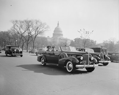 El dictador cubano Fulgencia Batista con el Jefe del Estado Mayor del Ejército de EE.UU. Malin Craig en Washington DC de Harris & Ewing