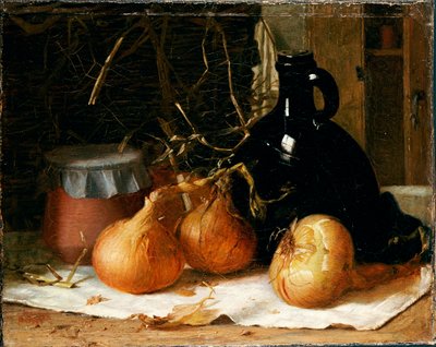 Cebollas, una jarra y una olla de cerámica sobre un mantel de Harry Brooker