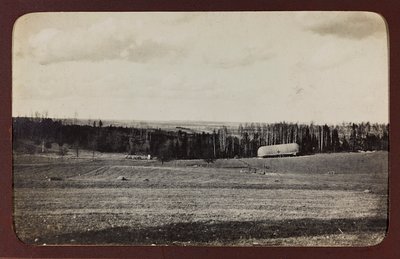Primera Guerra Mundial: Ucrania en los años 1914-1916 durante la invasión del ejército alemán. Estructura militar en el campo de Heldenfriedhof Dsessentniki (attr. to)